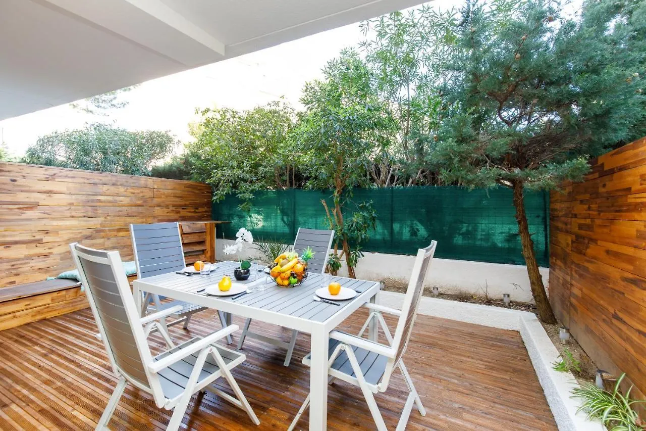 Appartement Le California - Plage Parking privé gratuit Terrasse à Cannes France